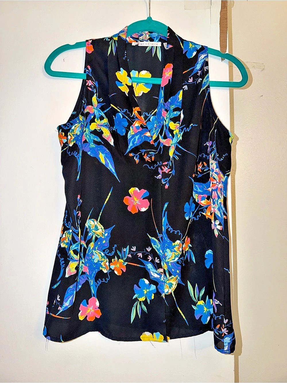 Floral Sleeveless Blouse in Black & Blue Like New